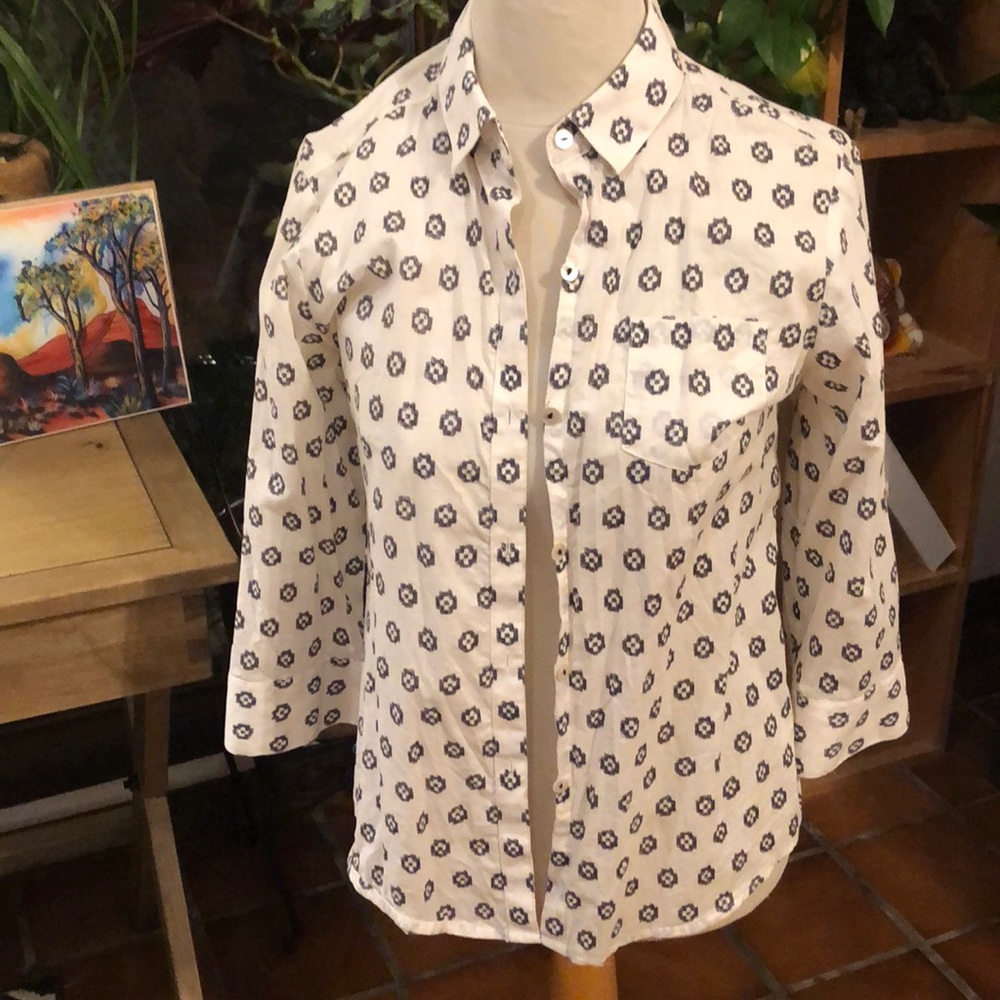 Foxcroft button down shirt. Size 6P.